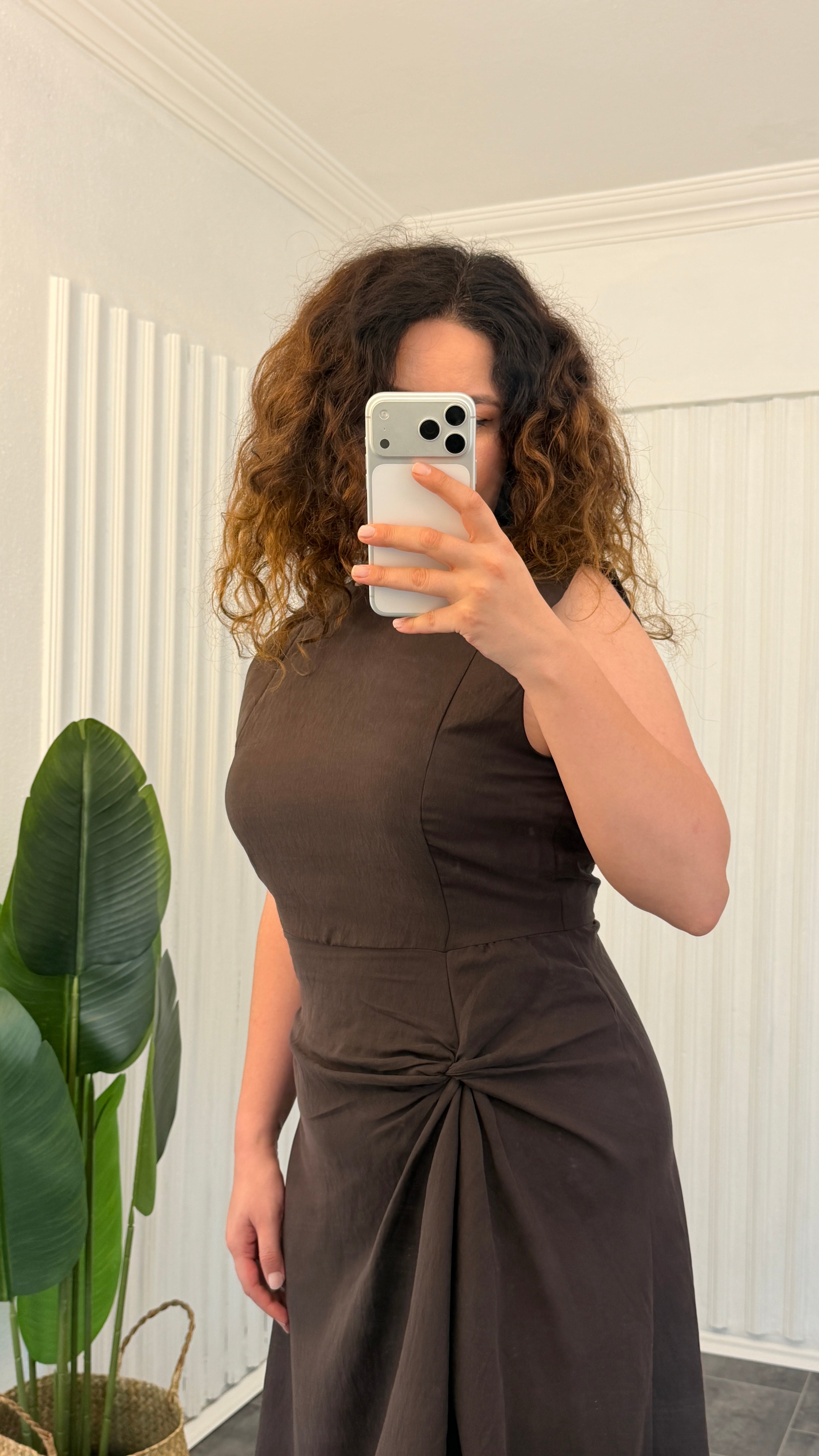 Helen Kahve Büzgü Detay Midi Elbise