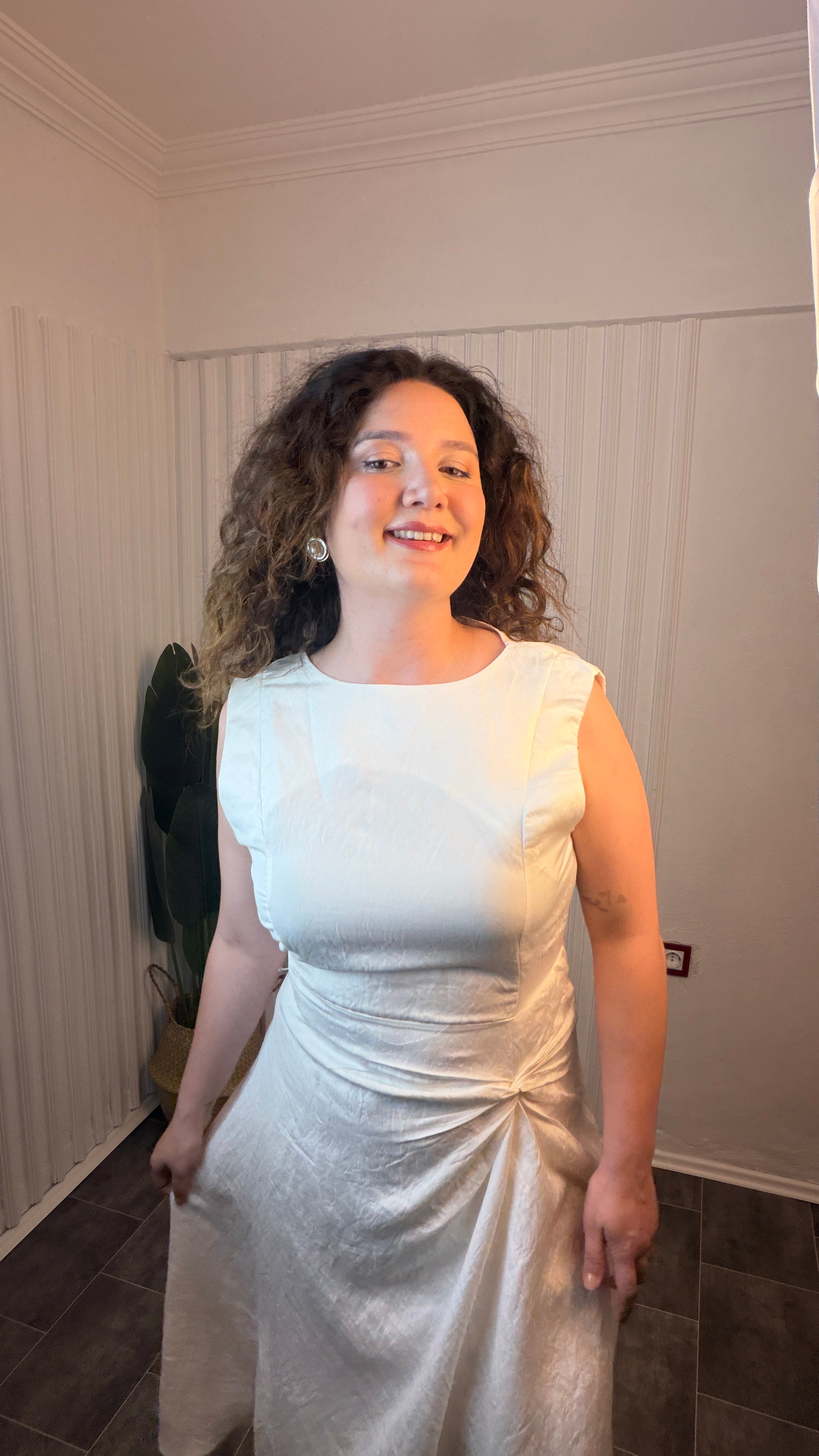 Helen Ekru Büzgü Detay Midi Elbise
